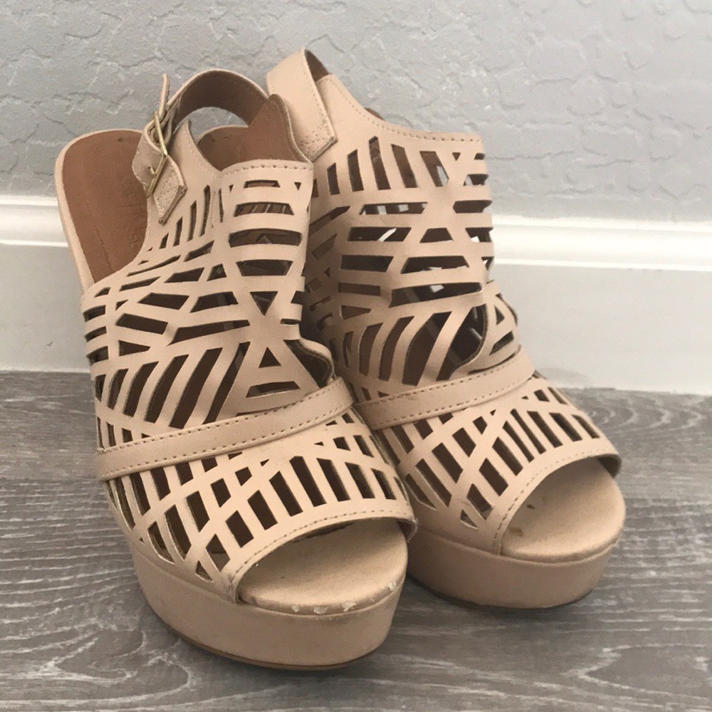Cream Aztec cut out wedges